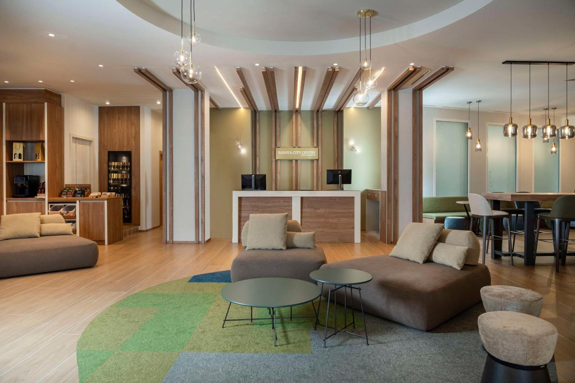 Hilton Garden Inn Padova City Centre Esterno foto