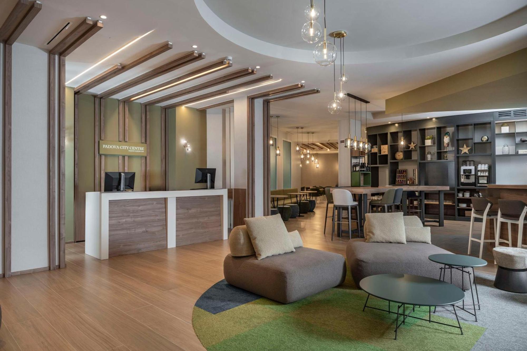 Hilton Garden Inn Padova City Centre Esterno foto